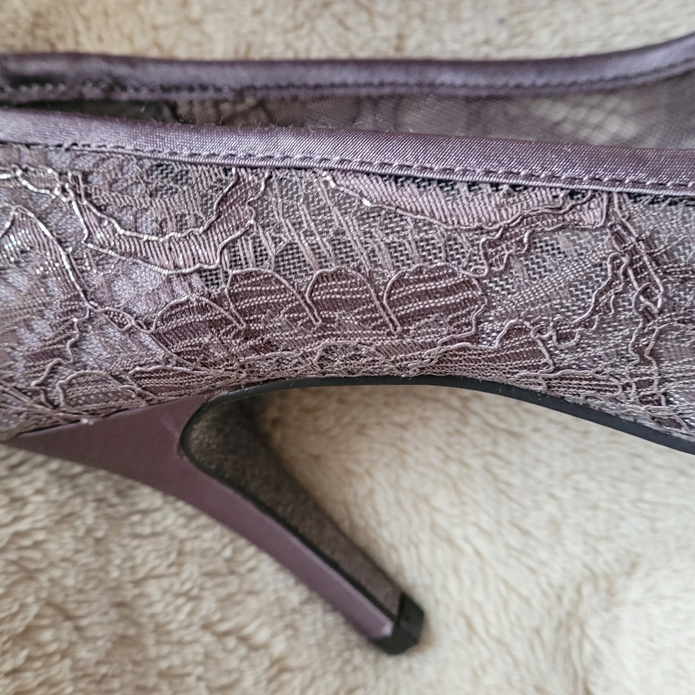 Heels - Picture 7 of 7